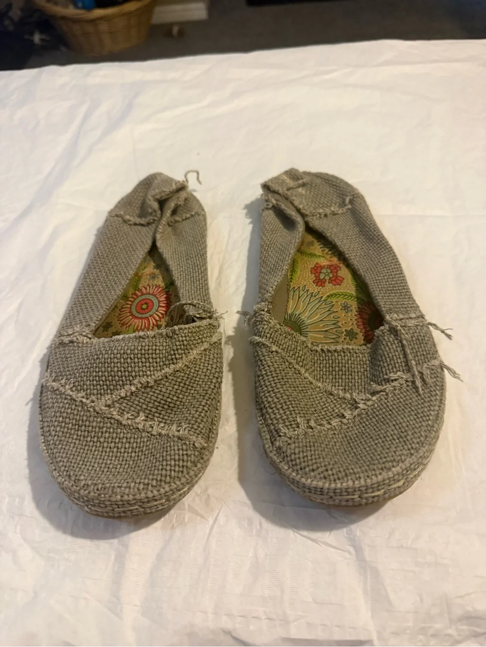 Rocket Dog Women's Beige Woven Slip-On Flats